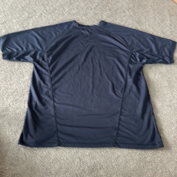 Breathable T-shirt - Picture 3 of 3